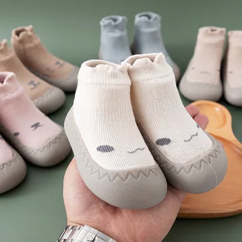 Детски чорапи, обувки за бебета, топли обувки за малки момчета, меки гумени маратонки, красиви цветове, обувки за първата стъпка за малки момичета
